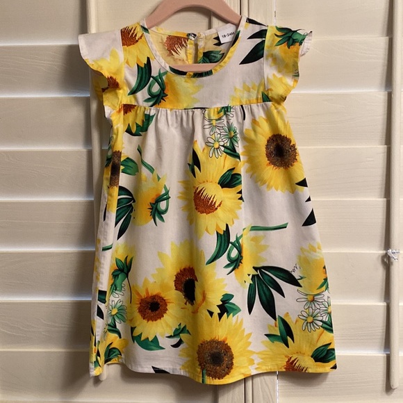 🌻Sunflower dress 18 to 24 months🌻 - Picture 2 of 6